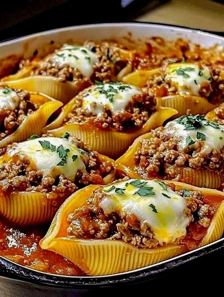 Stuffed Pasta Shells with Ground Meat and Cheese